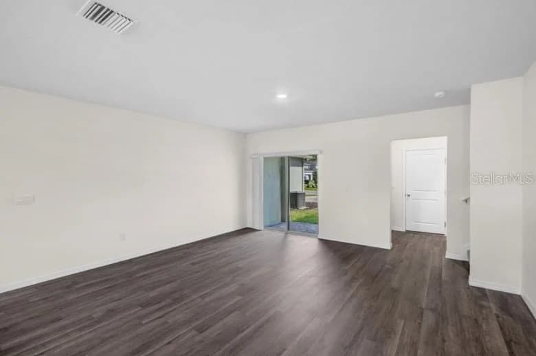 Photo 4 of 16515 BARBOURS CREEK Way