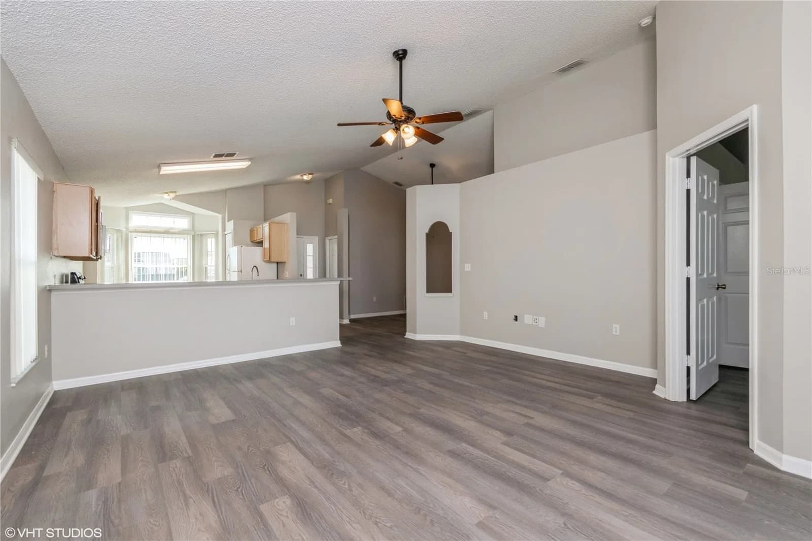 Photo 5 of 317 MAJESTY Drive