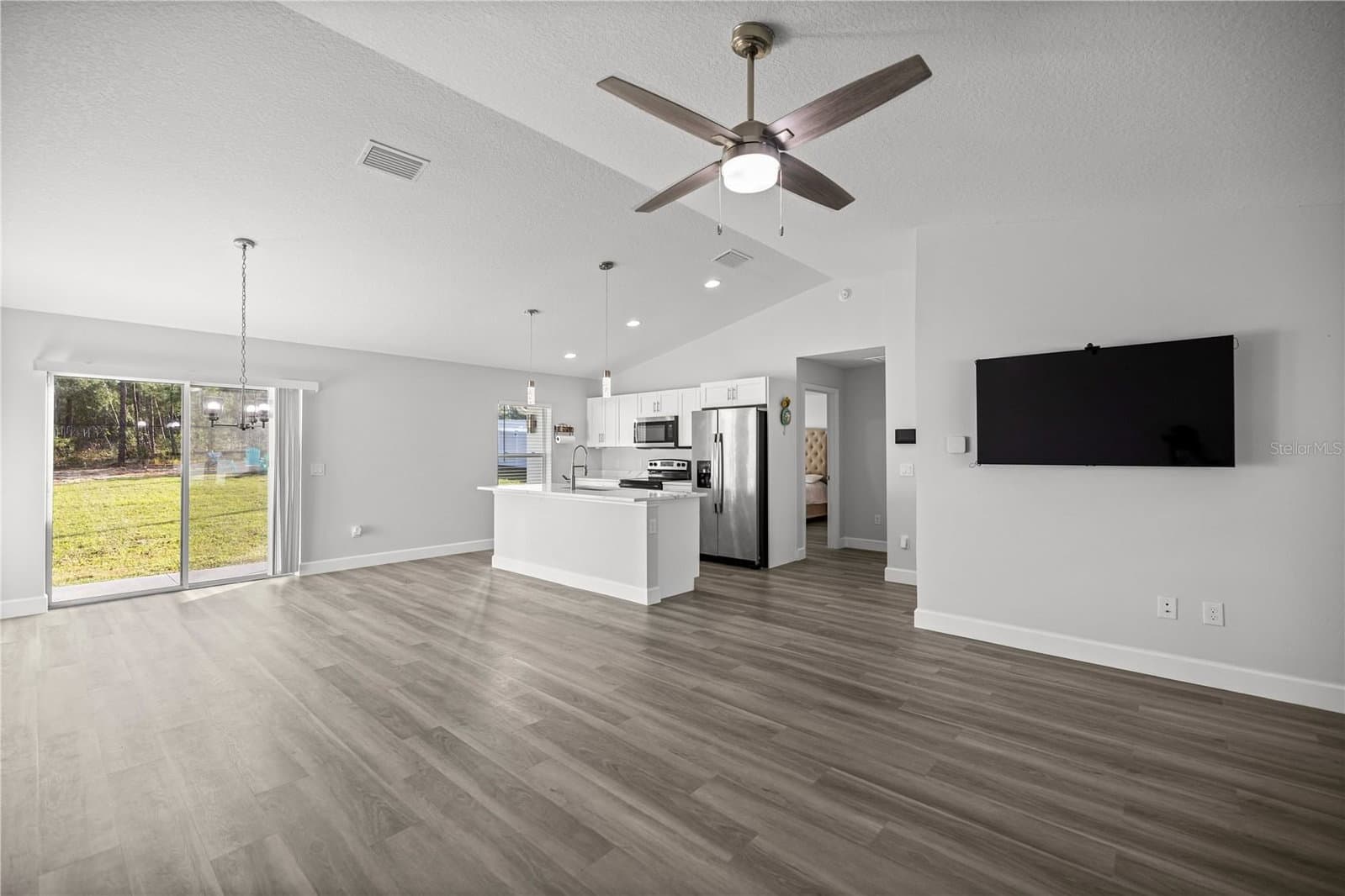 Photo 4 of 8607 135TH STREET