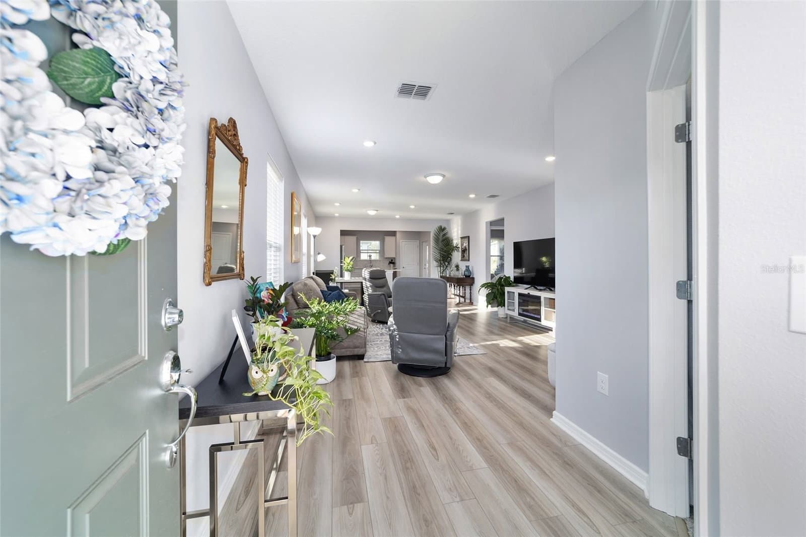 Photo 4 of 5472 85TH AVENUE