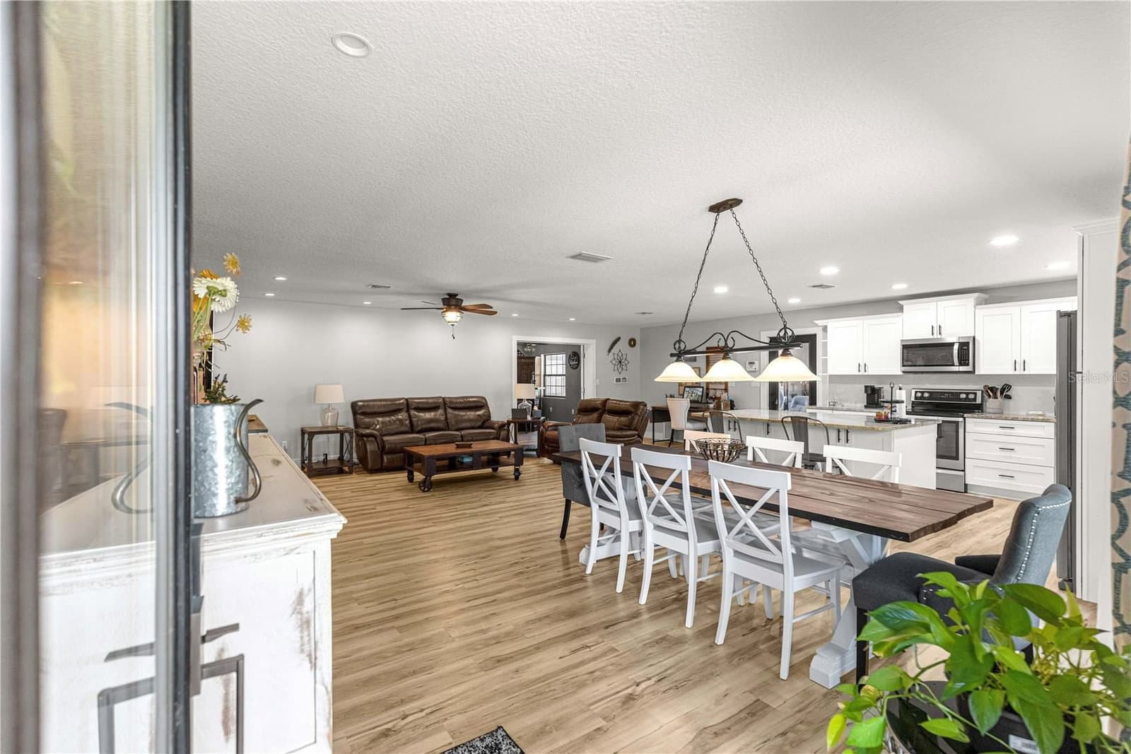 Photo 4 of 2940 49TH