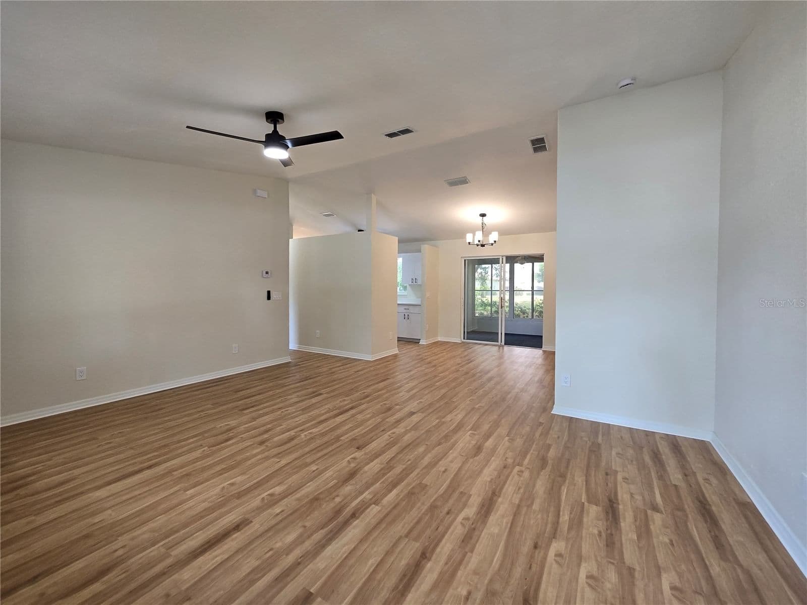Photo 5 of 6121 103RD
