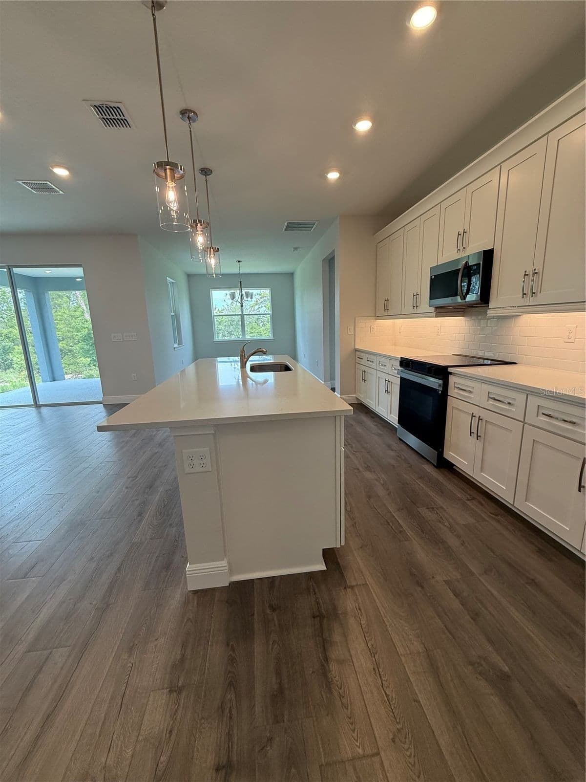 Photo 4 of 13769 64TH STREET