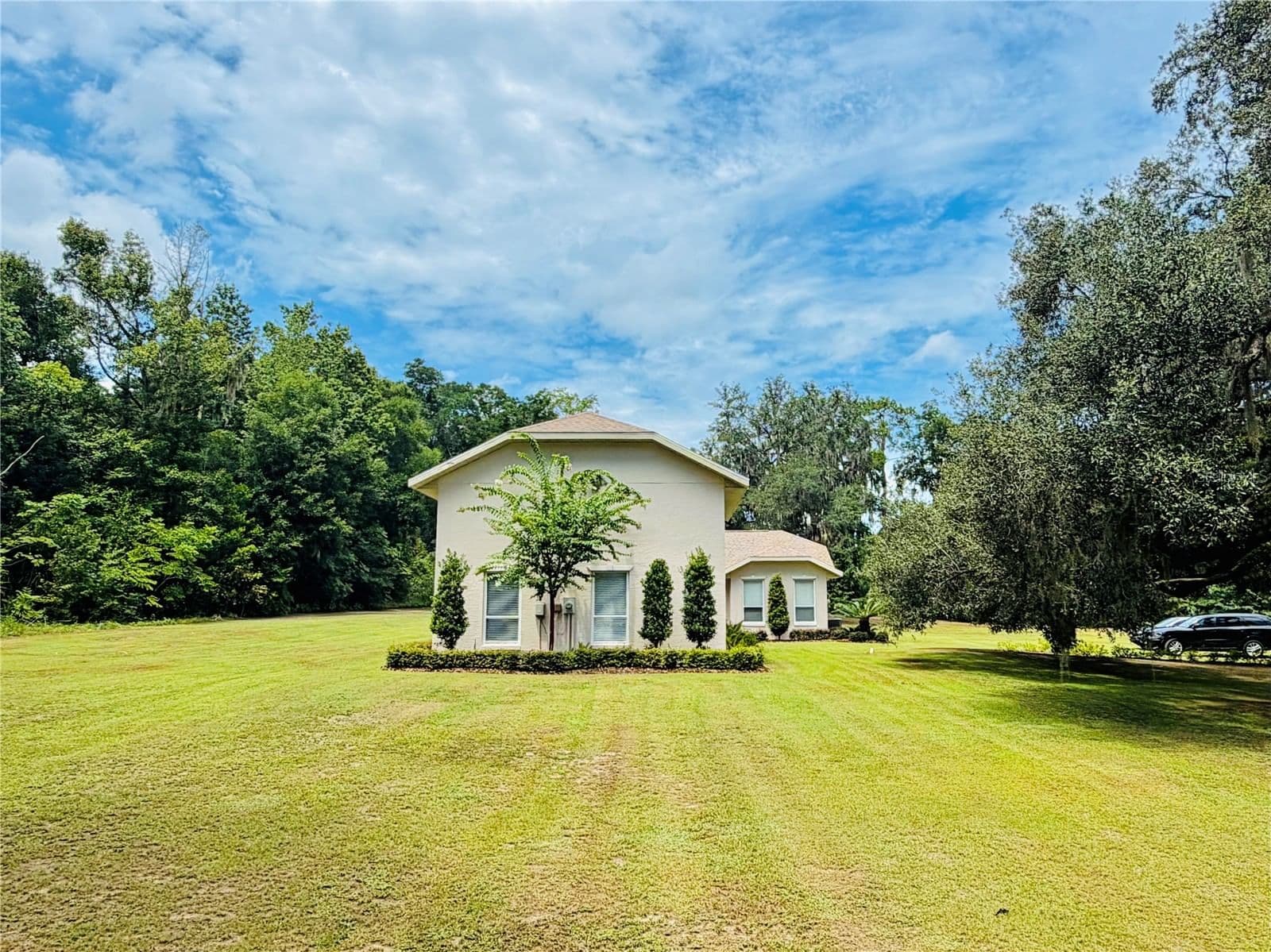 5900 MAGNOLIA