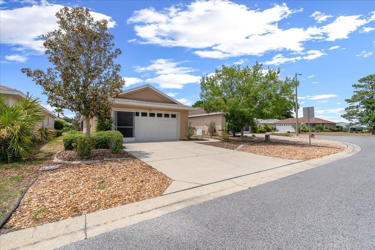 Photo 4 of 9183 102ND