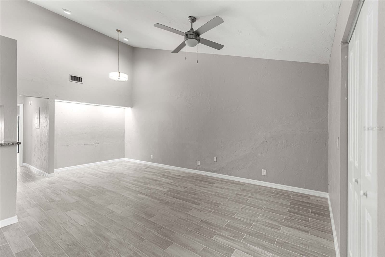 Photo 5 of 4151 22ND