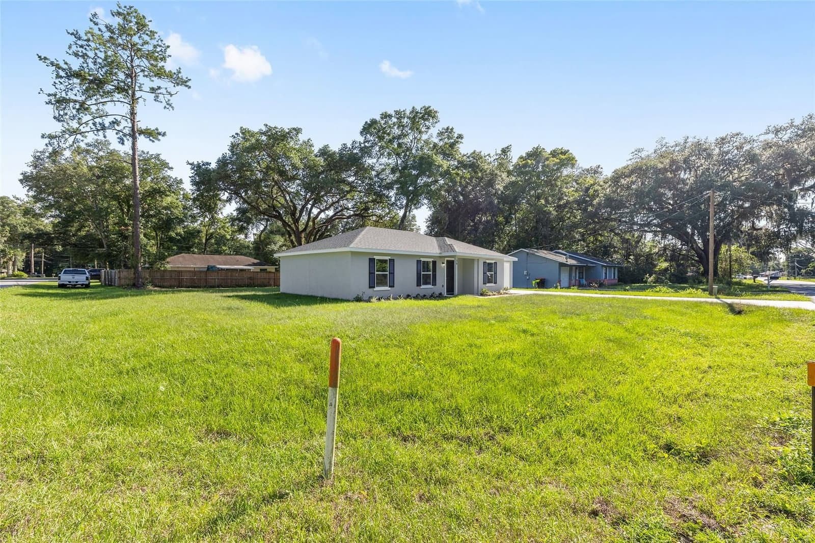 16 REDWOOD