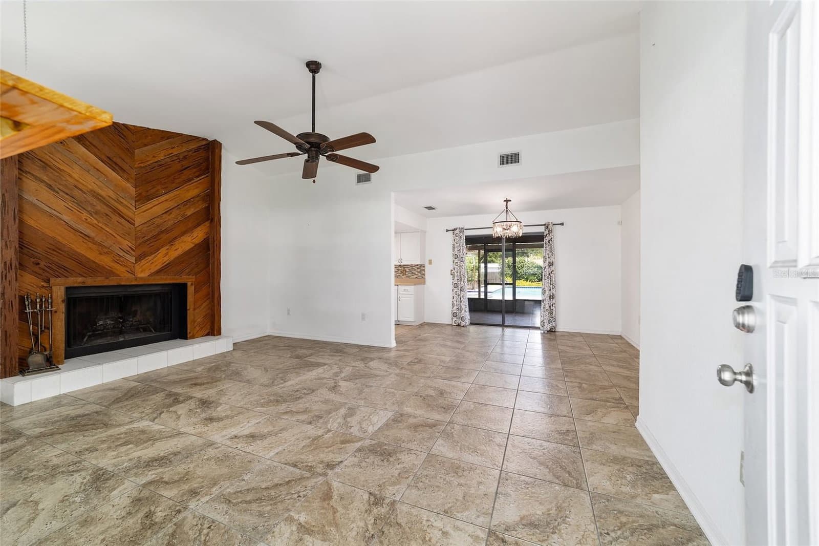Photo 5 of 2079 43RD