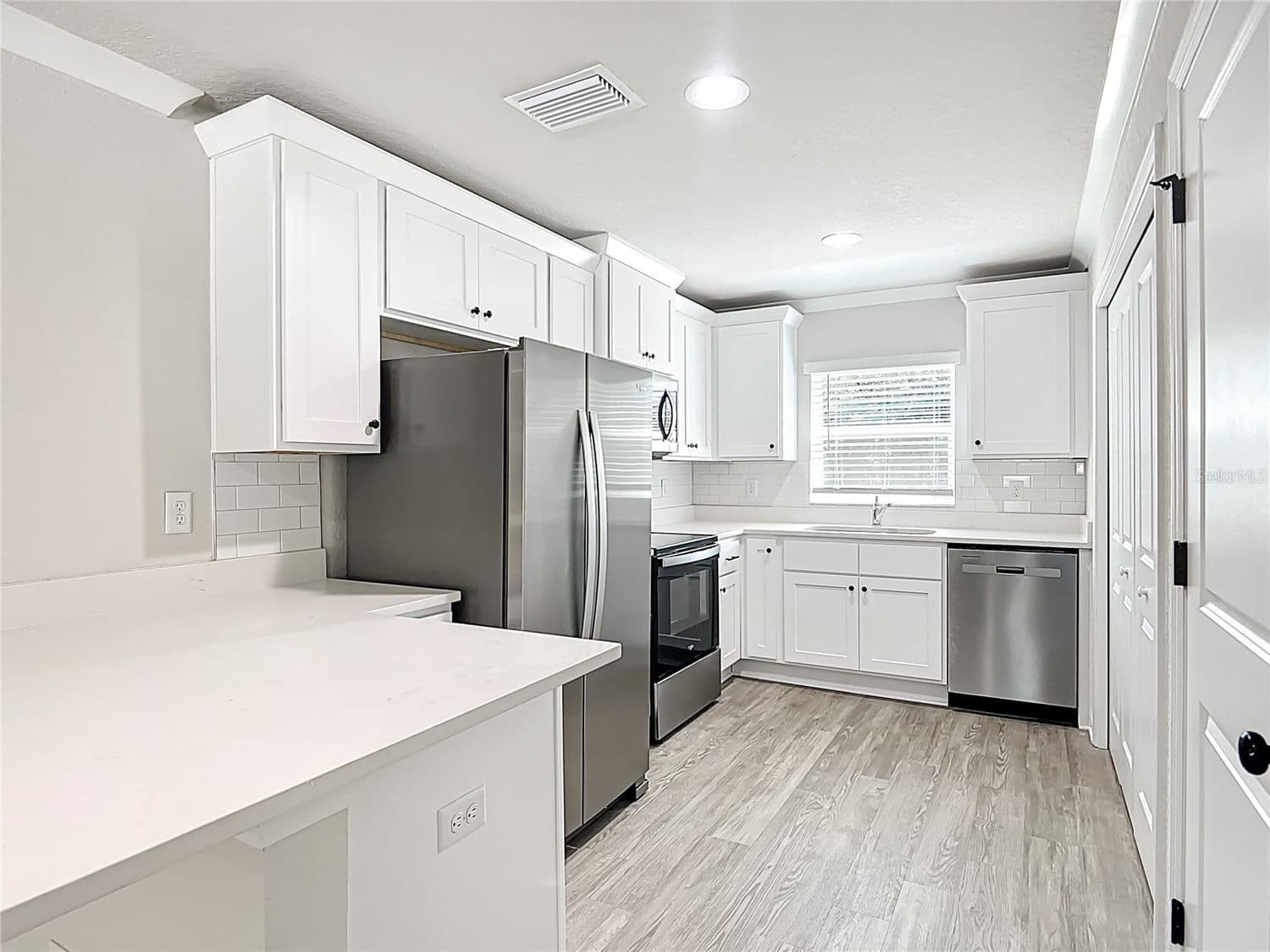 Photo 5 of 15845 33RD AVENUE