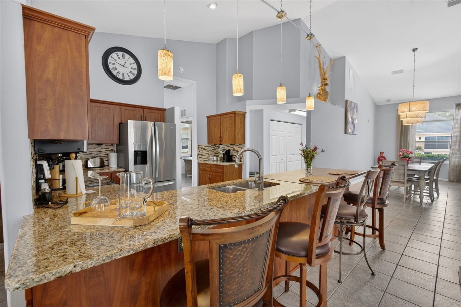 Photo 5 of 2515 53RD AVENUE
