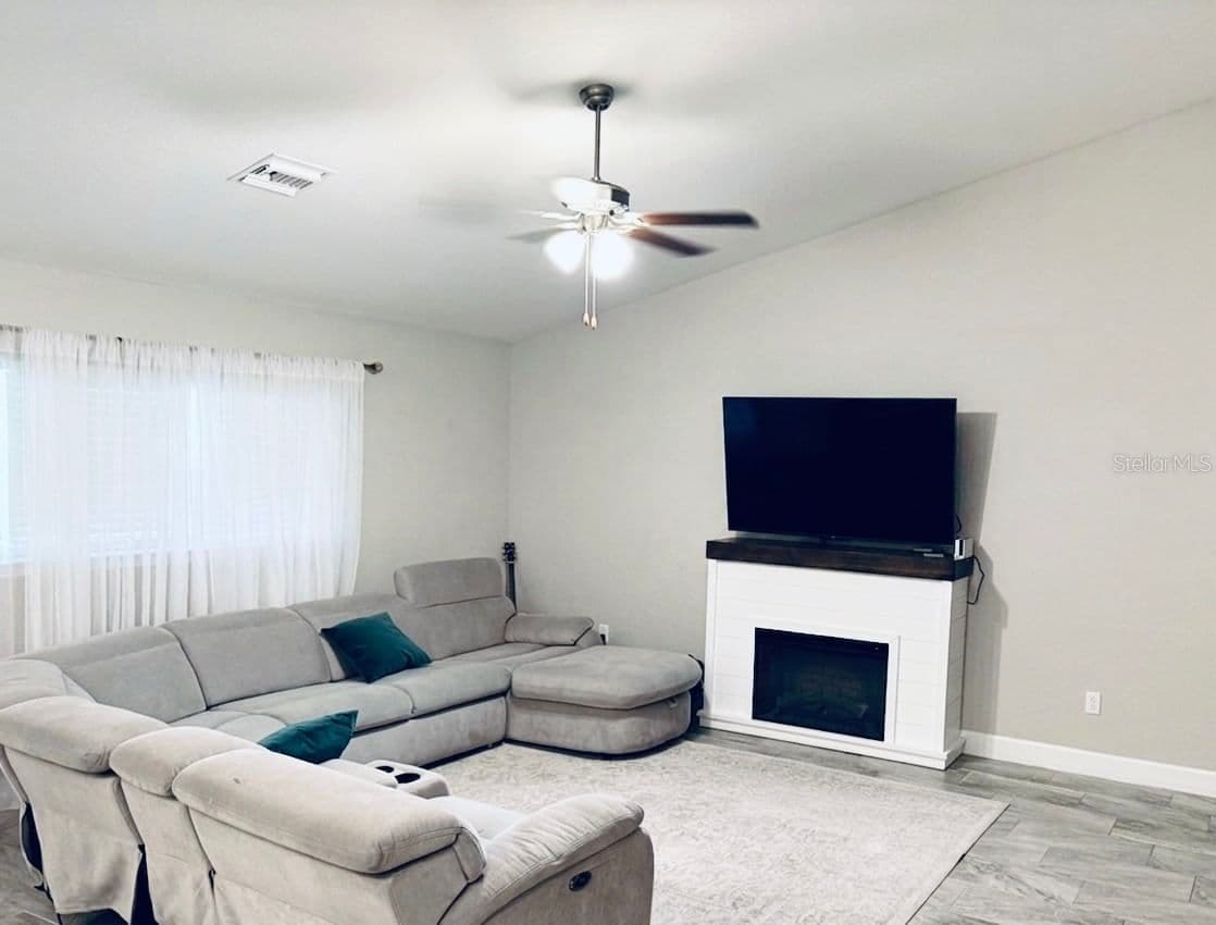 Photo 5 of 5601 117TH LANE