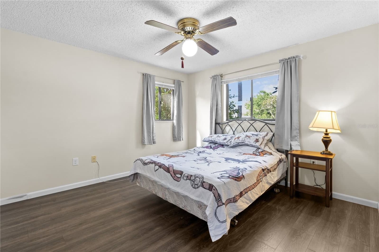 Photo 4 of 2851 32ND
