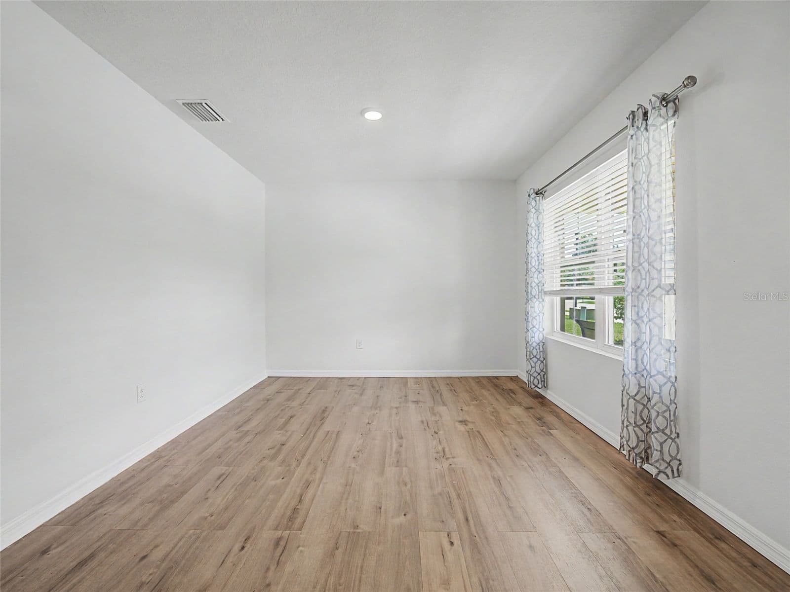 Photo 5 of 2942 46TH