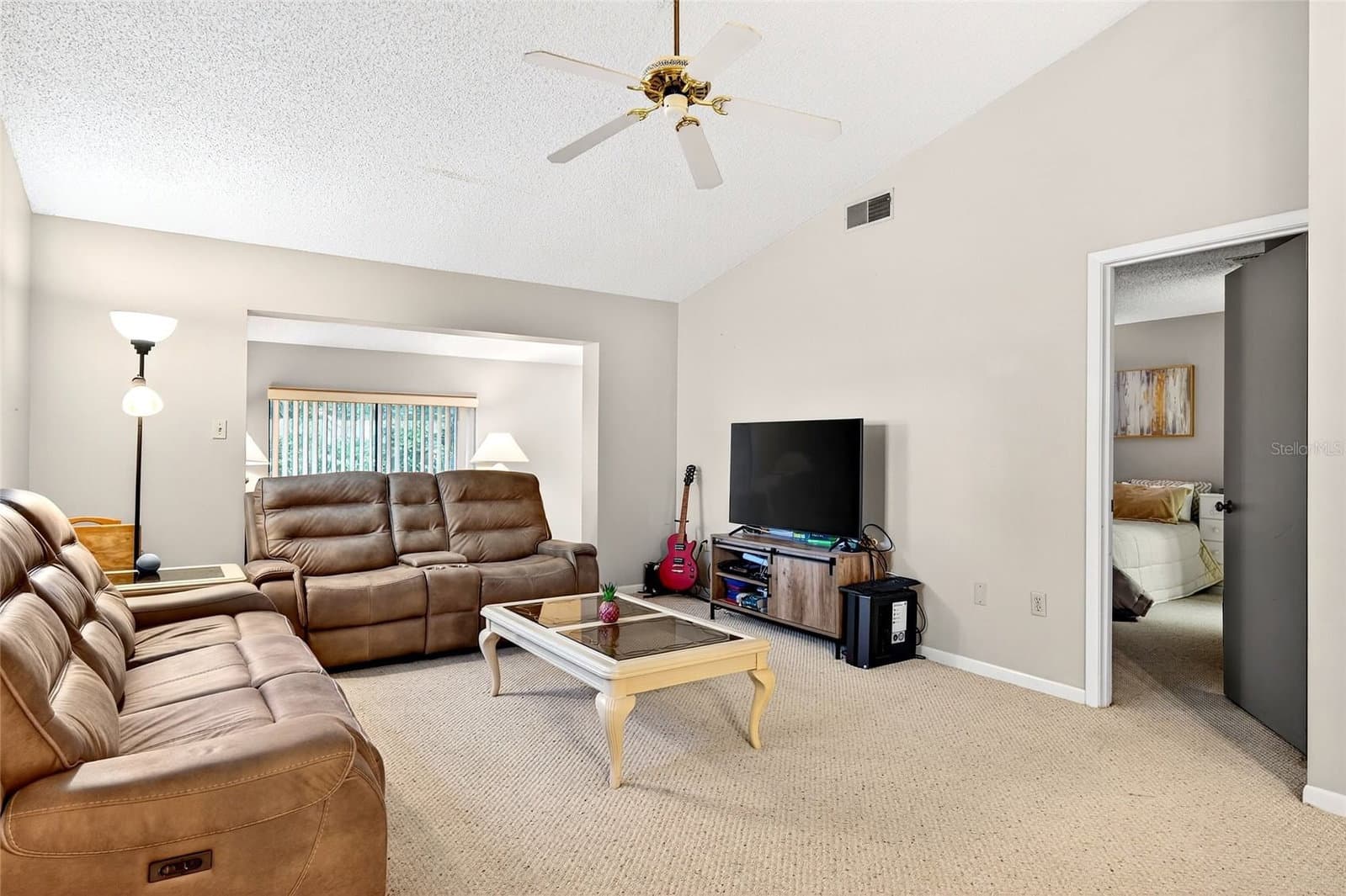 Photo 4 of 2945 32ND