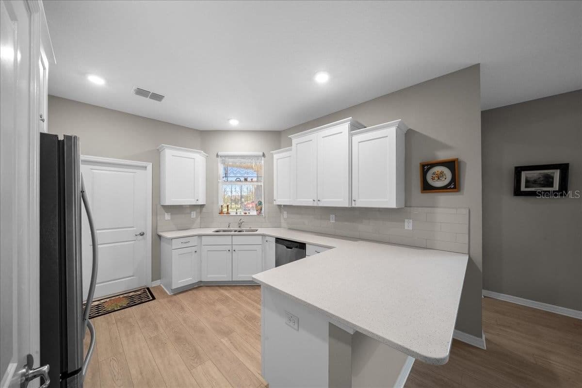 Photo 4 of 7741 86TH TERRACE