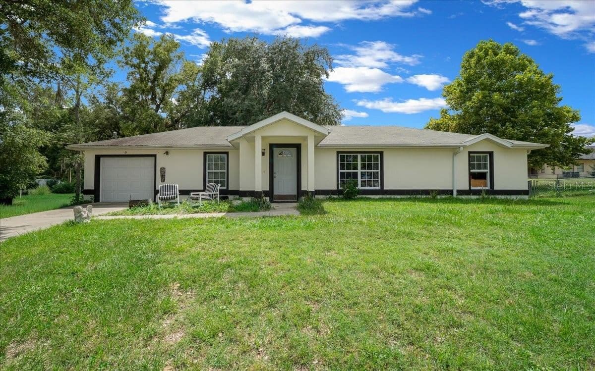 9 PINE CIRCLE