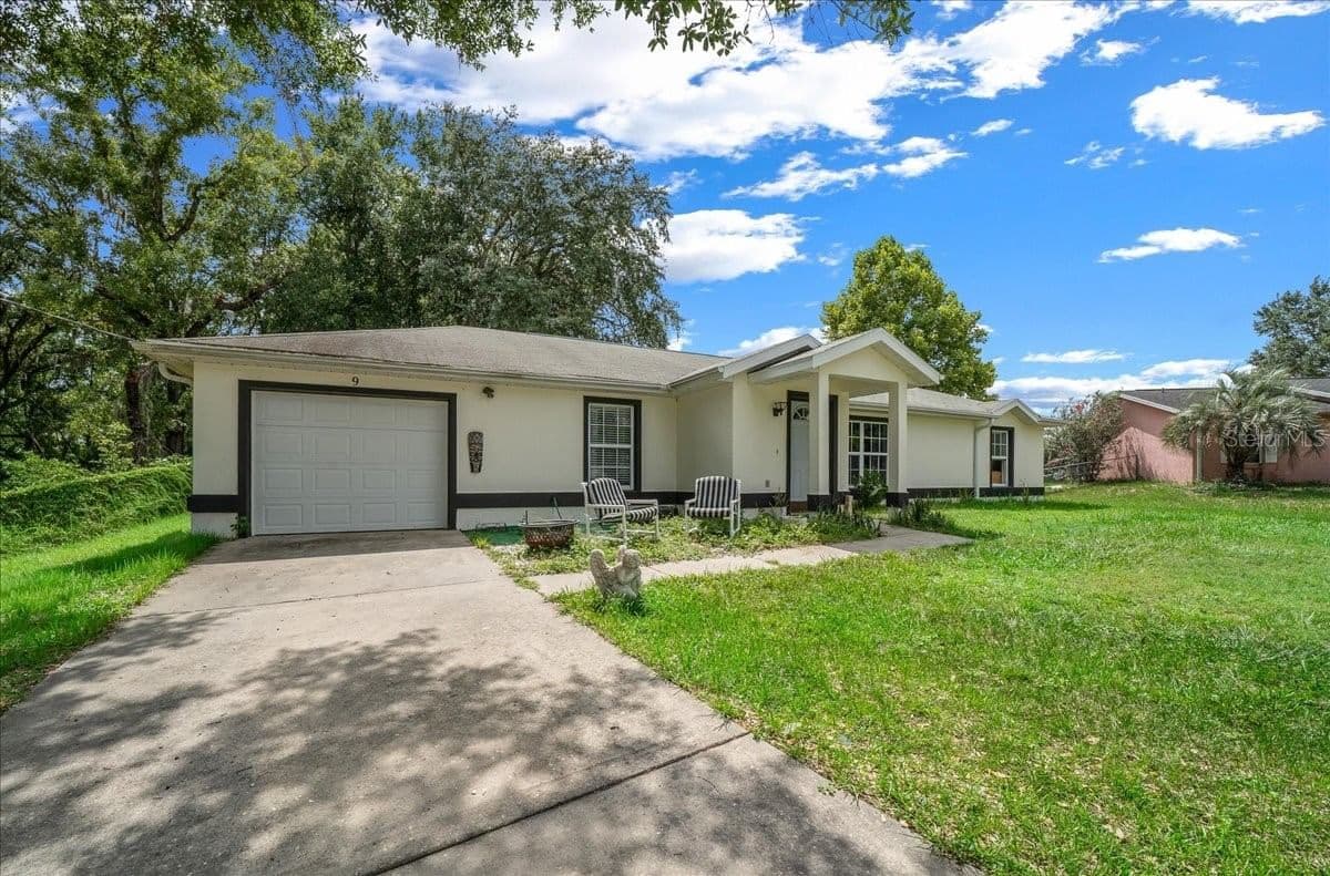 9 PINE CIRCLE