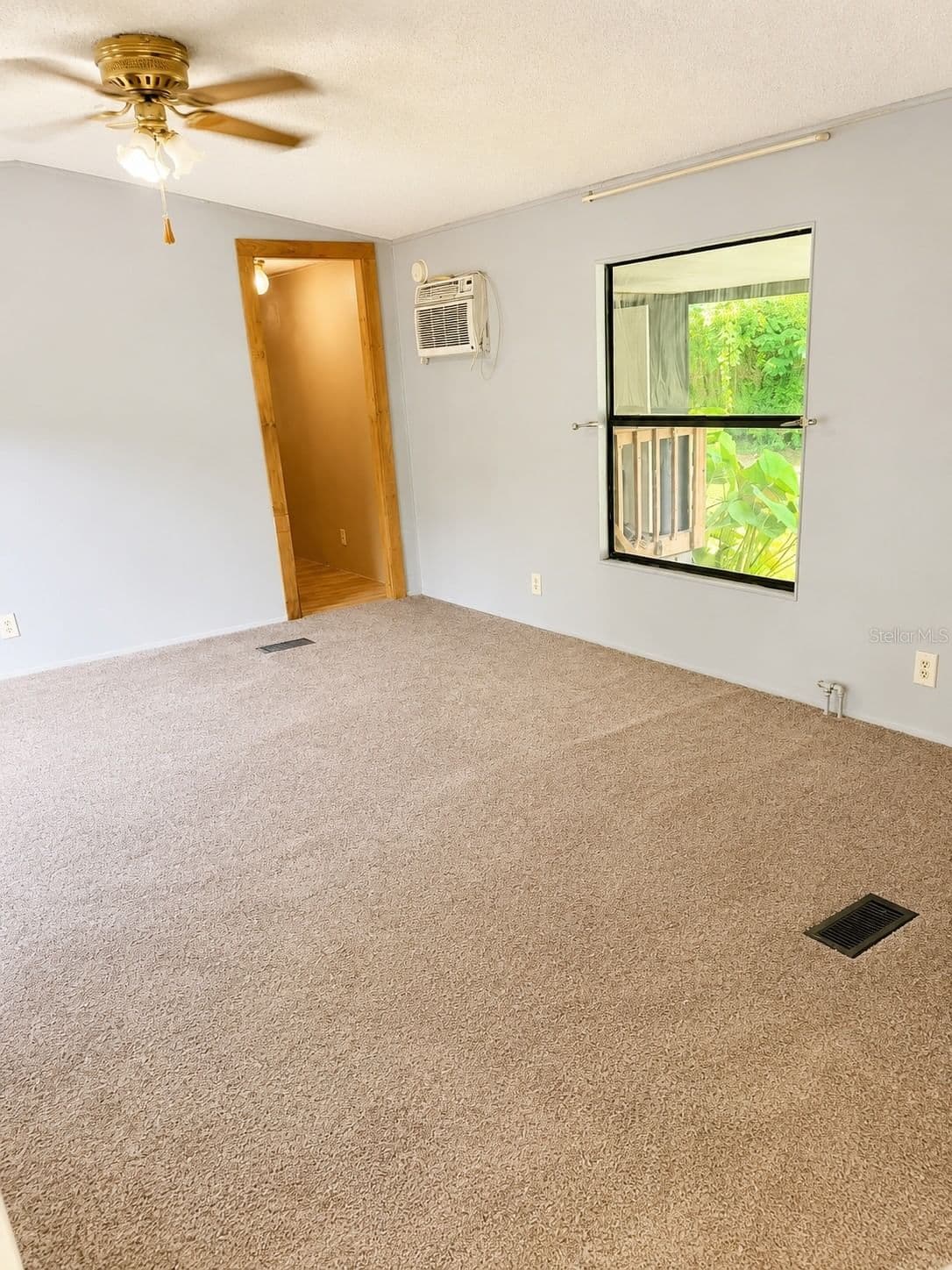 Photo 5 of 3820 93RD