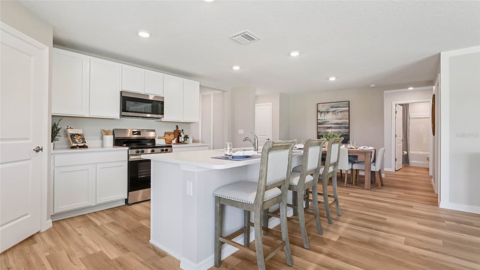 Photo 4 of 2146 33RD
