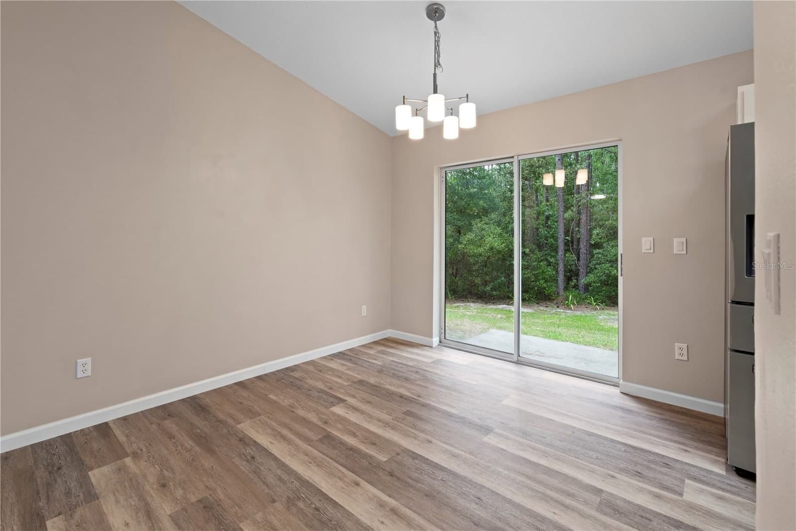 Photo 4 of 8392 139TH LANE