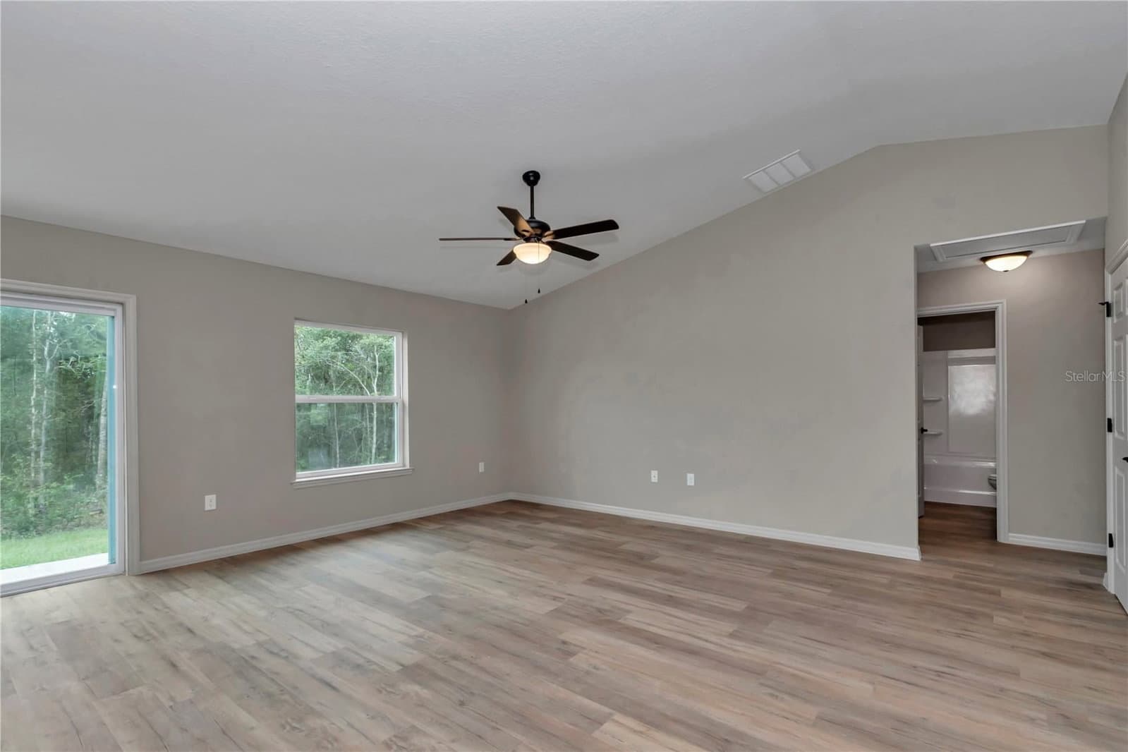 Photo 4 of 6961 151ST