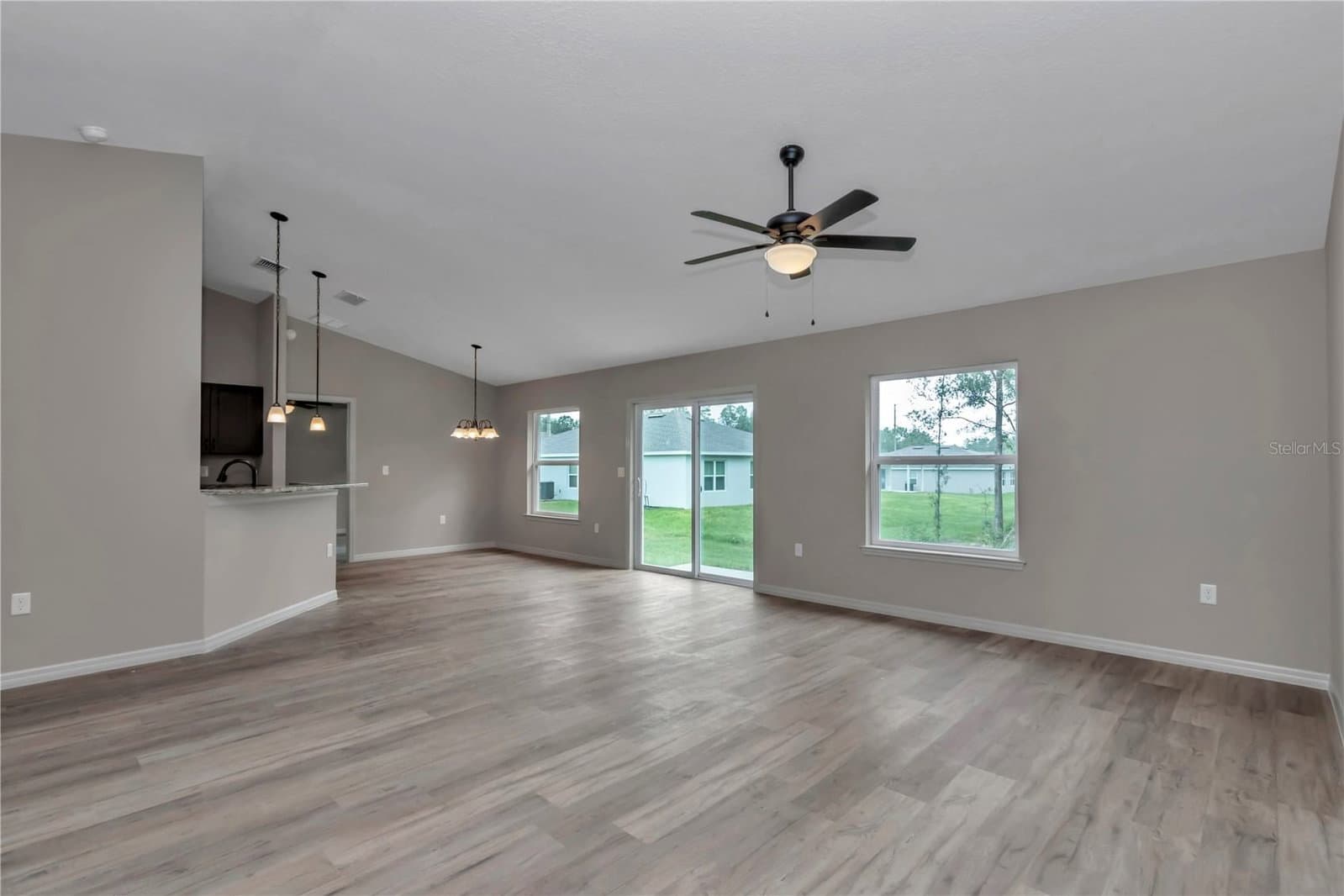 Photo 5 of 6961 151ST