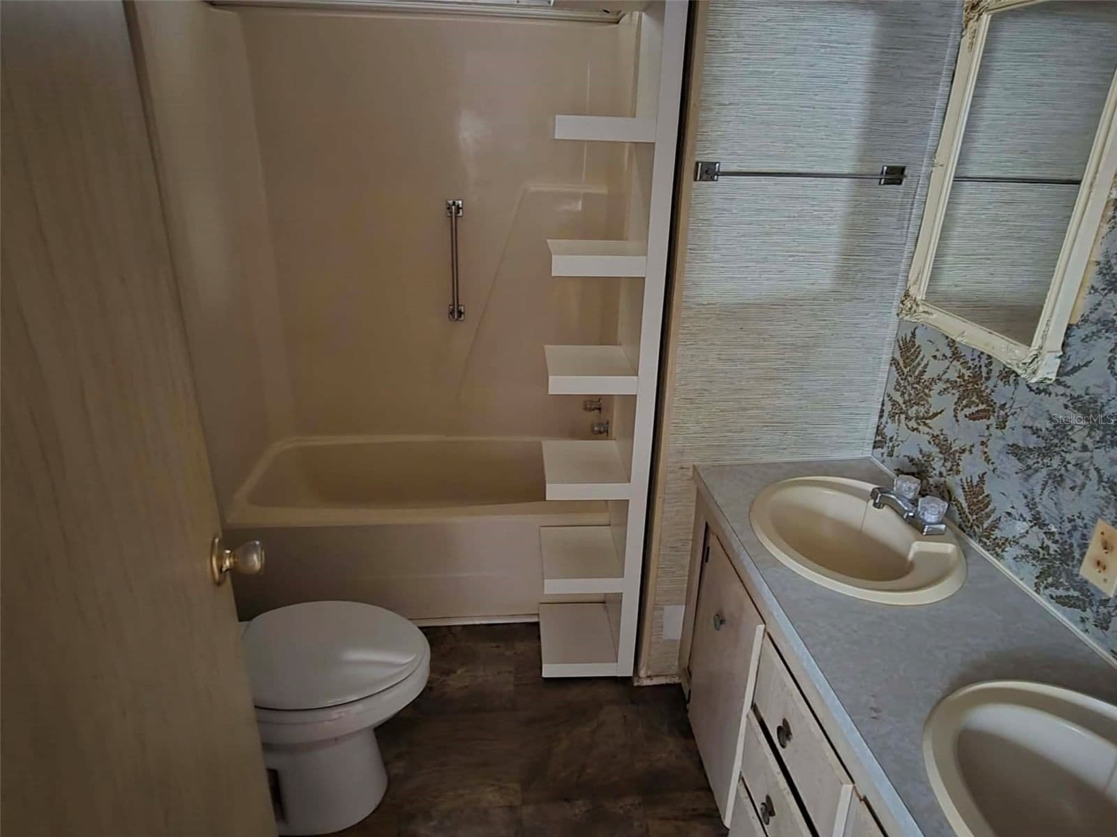 Photo 5 of 5930 61ST