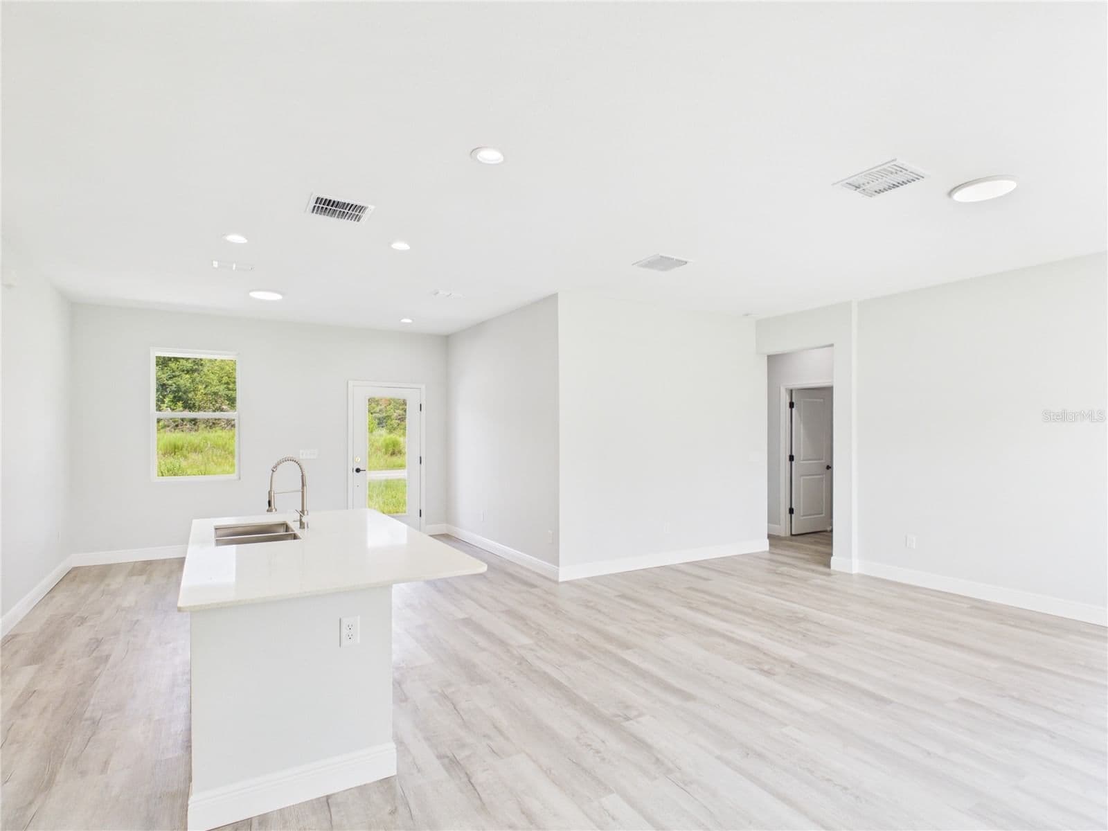Photo 4 of 12807 73RD AVENUE