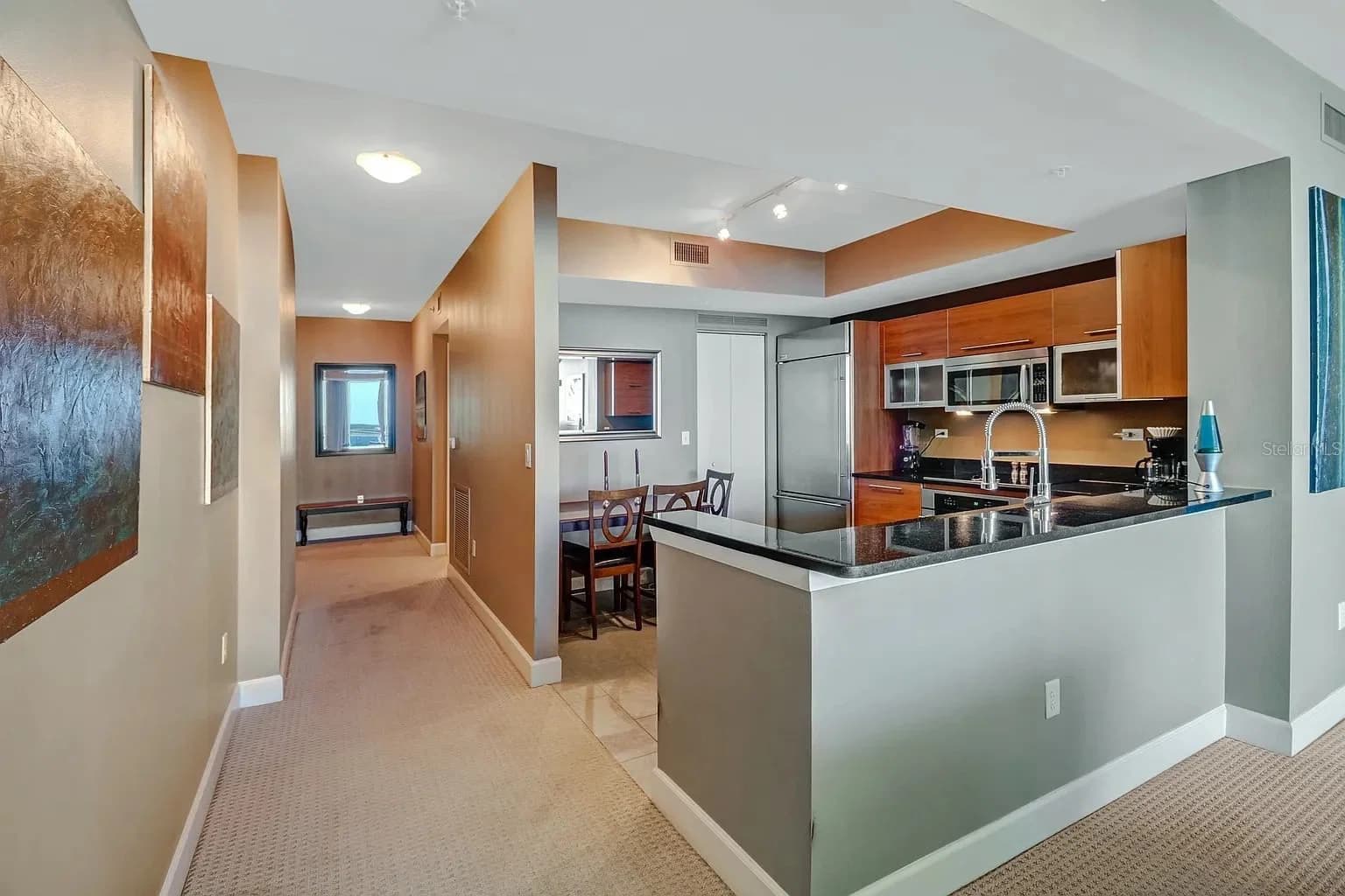 3000 OASIS GRAND Boulevard #1002