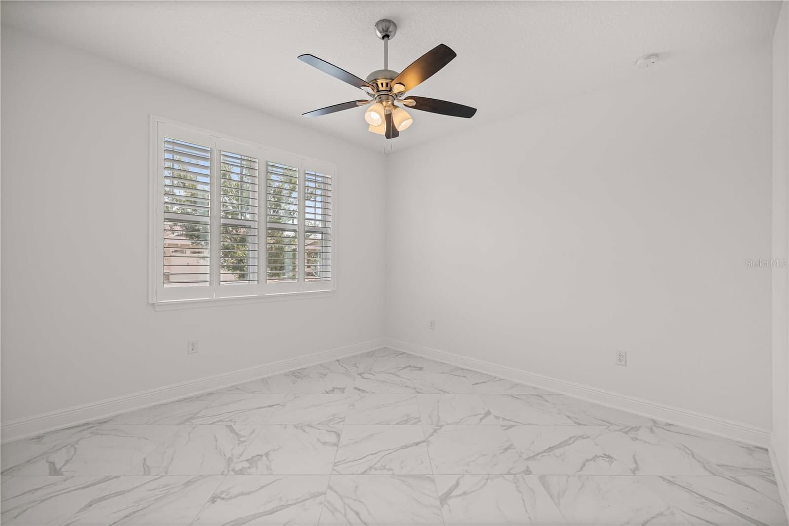 Photo 4 of 8418 93RD