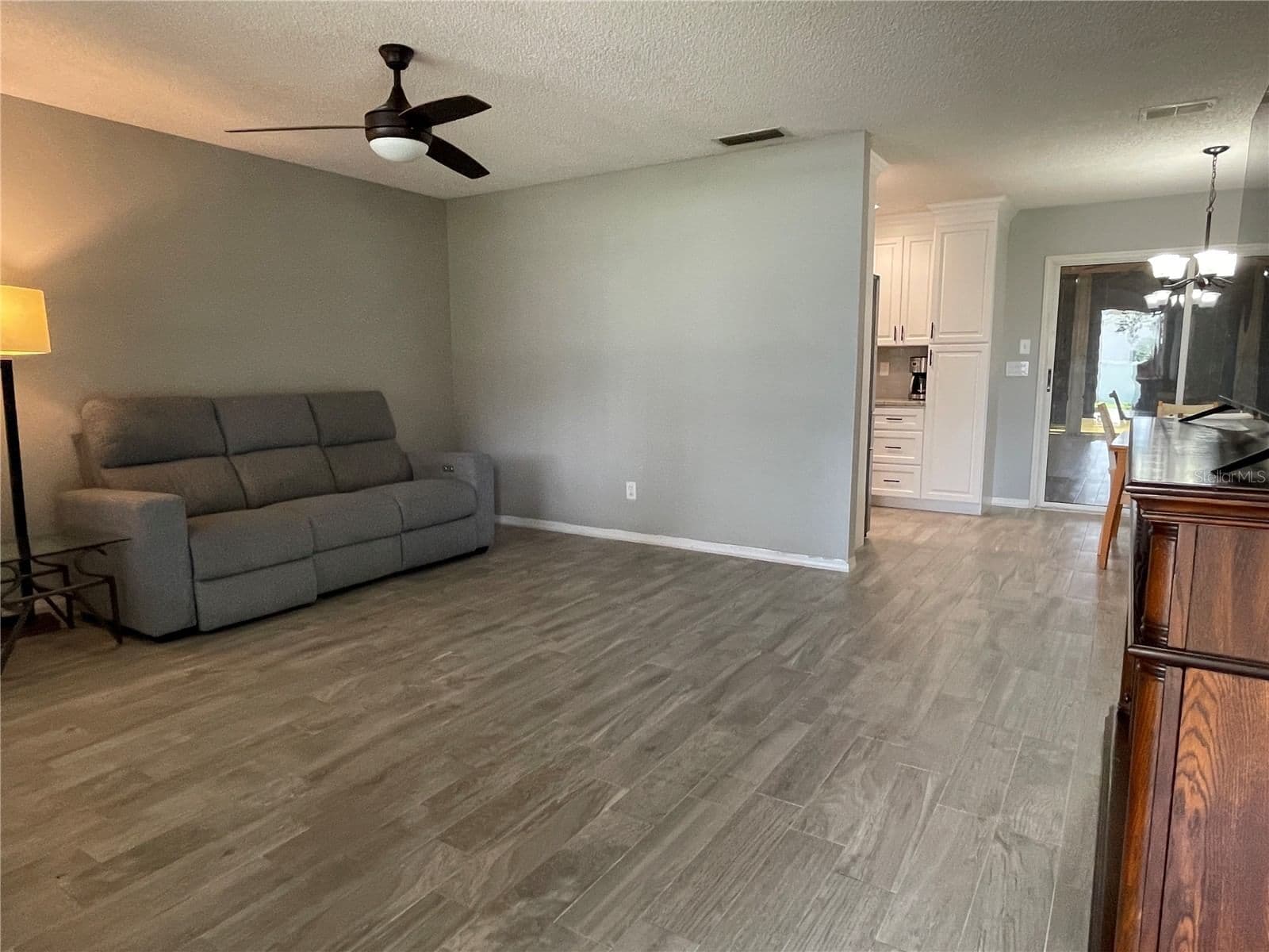 Photo 5 of 6081 63RD
