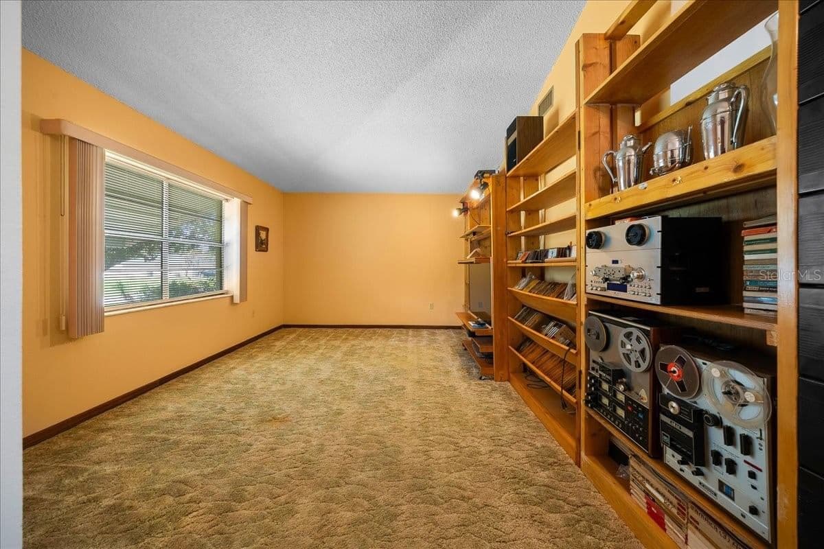 Photo 5 of 17371 26TH TERRACE Road