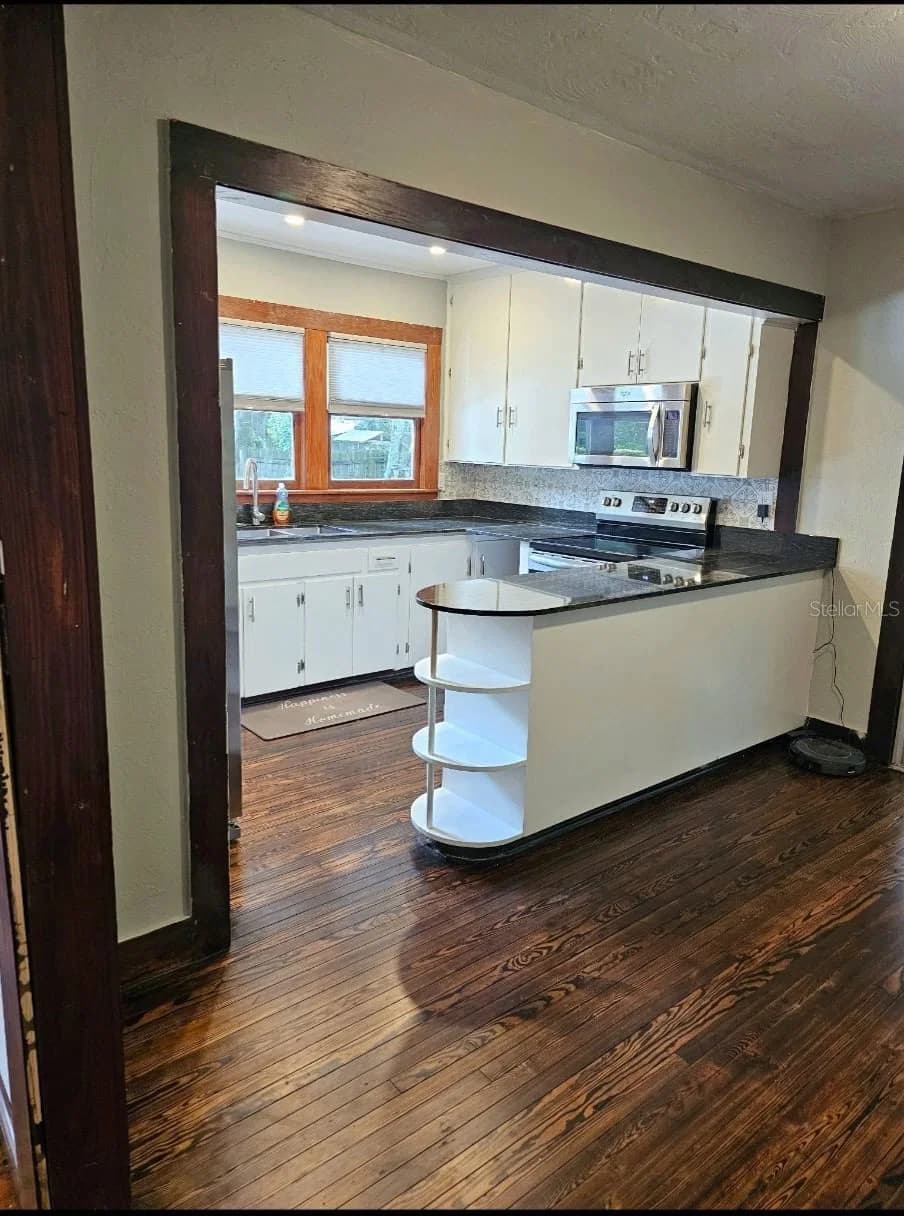 Photo 4 of 1047 19TH Street