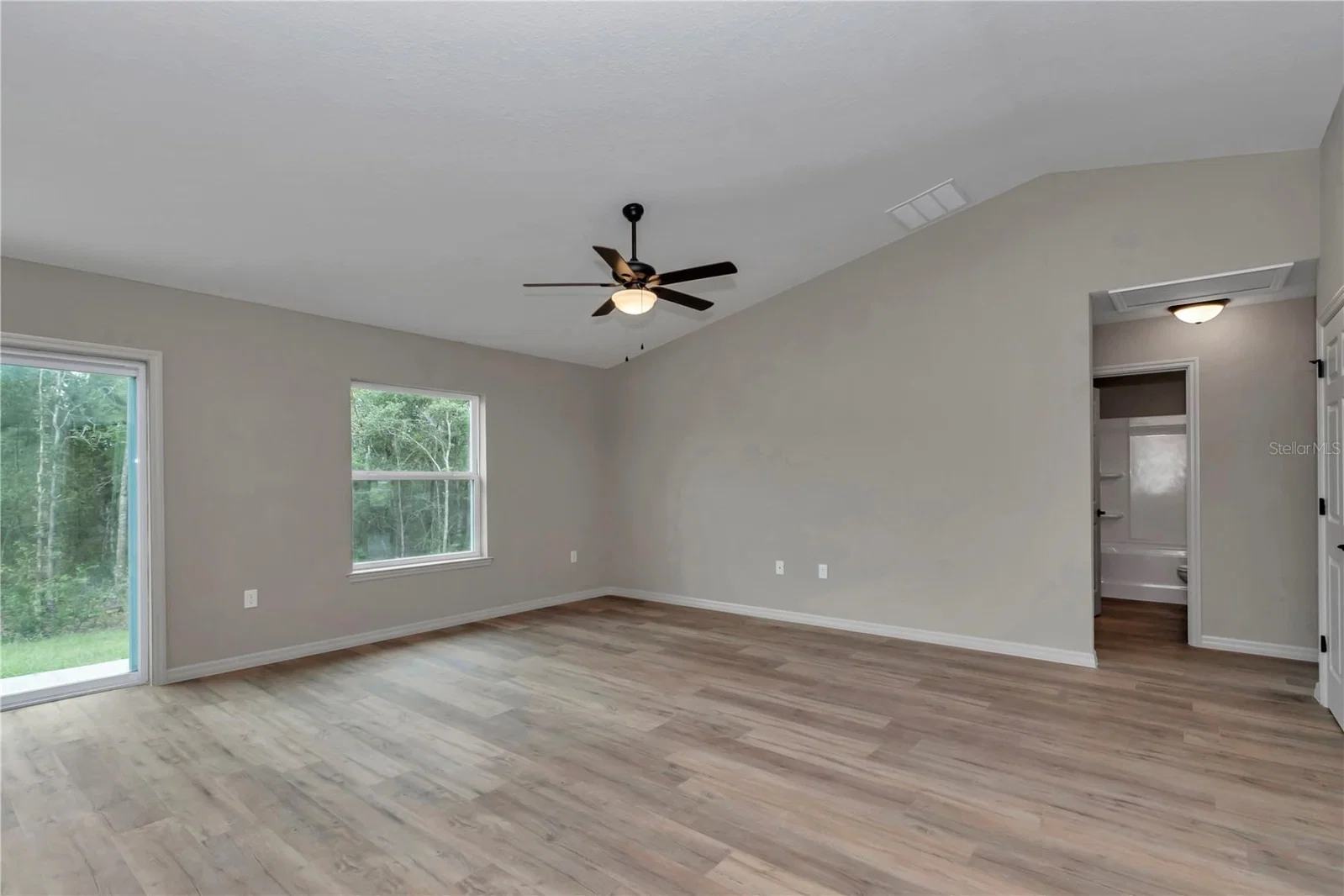 Photo 4 of 208 LOCUST PASS Terrace