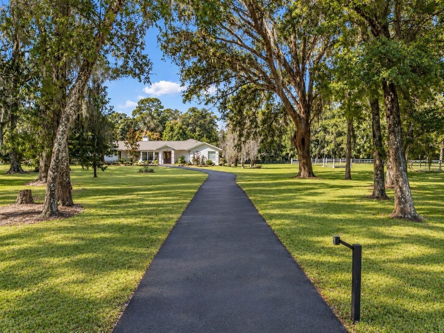 22 WOOD RIDGE Drive
