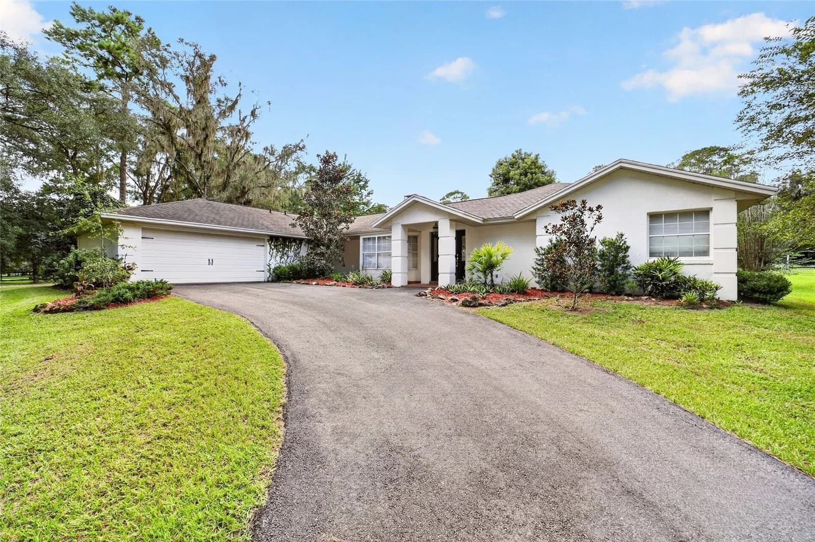 22 WOOD RIDGE Drive