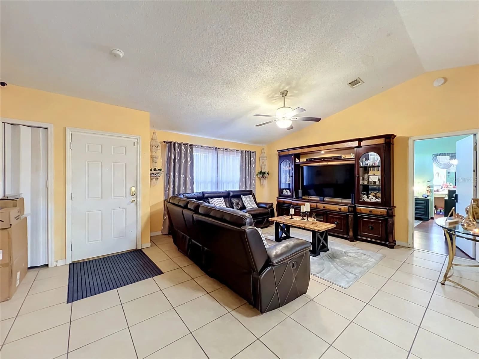 Photo 3 of 3438 BRETWOOD Drive