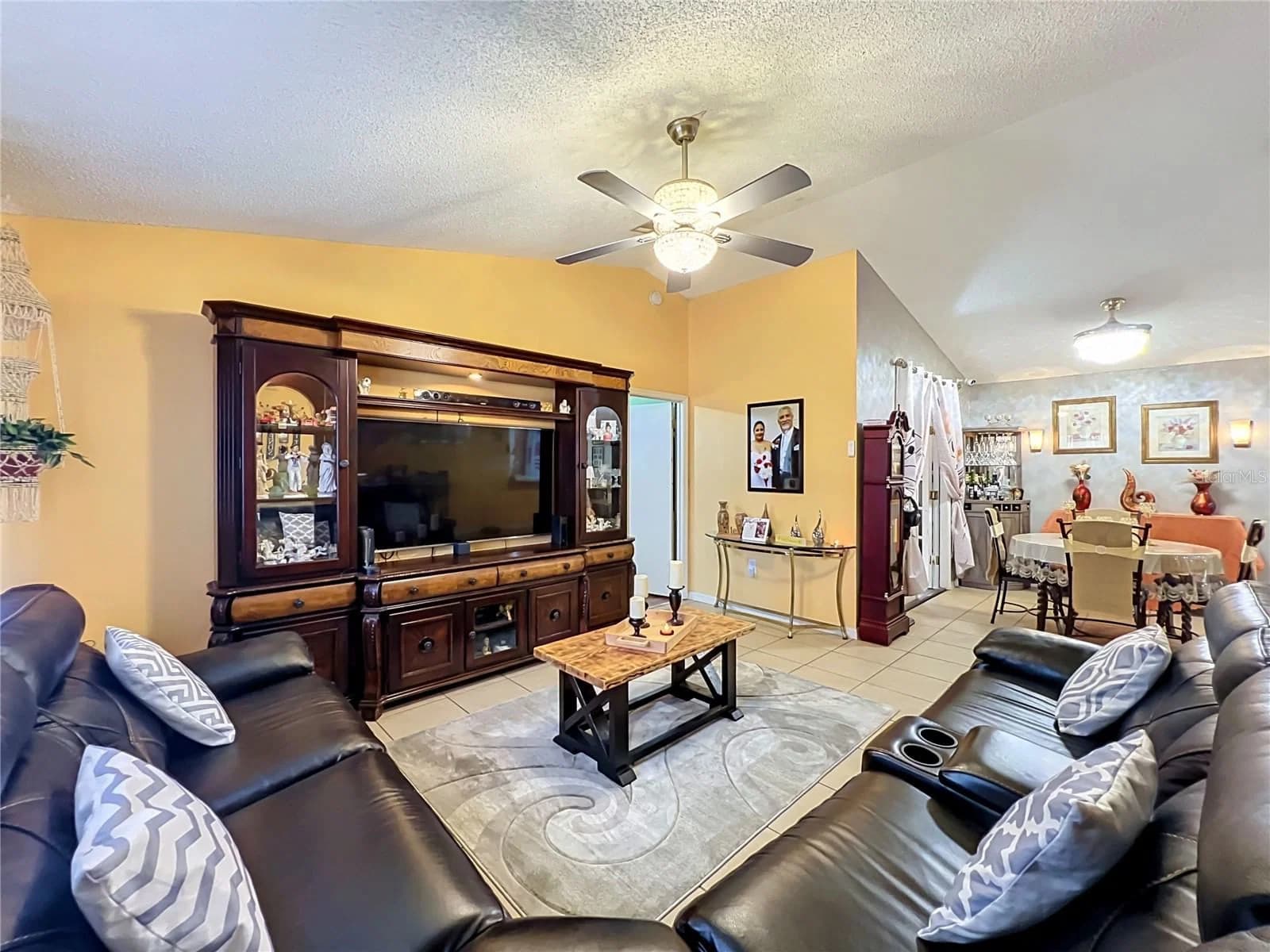 Photo 4 of 3438 BRETWOOD Drive