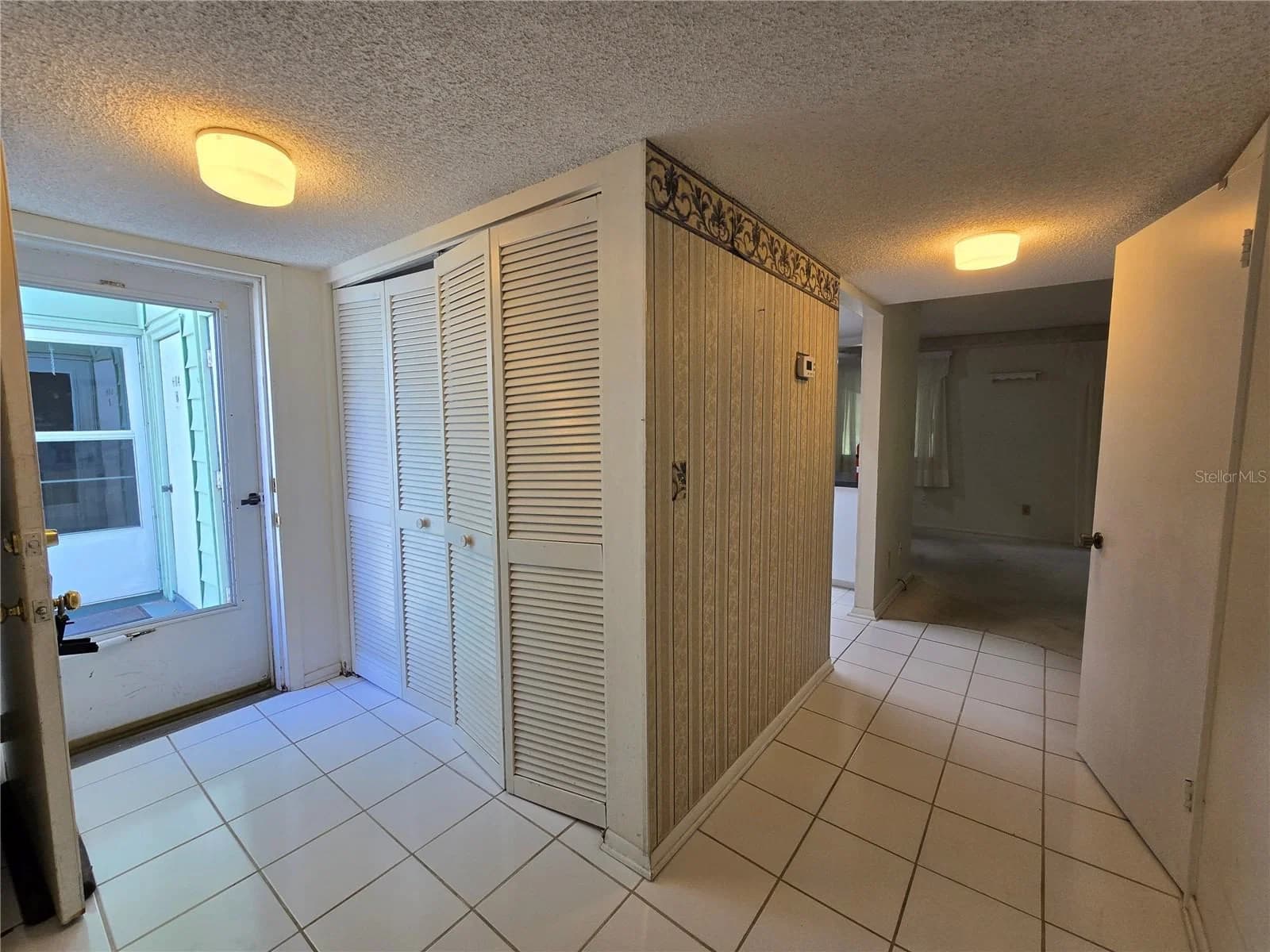 Photo 4 of 606 MIDWAY Drive #B