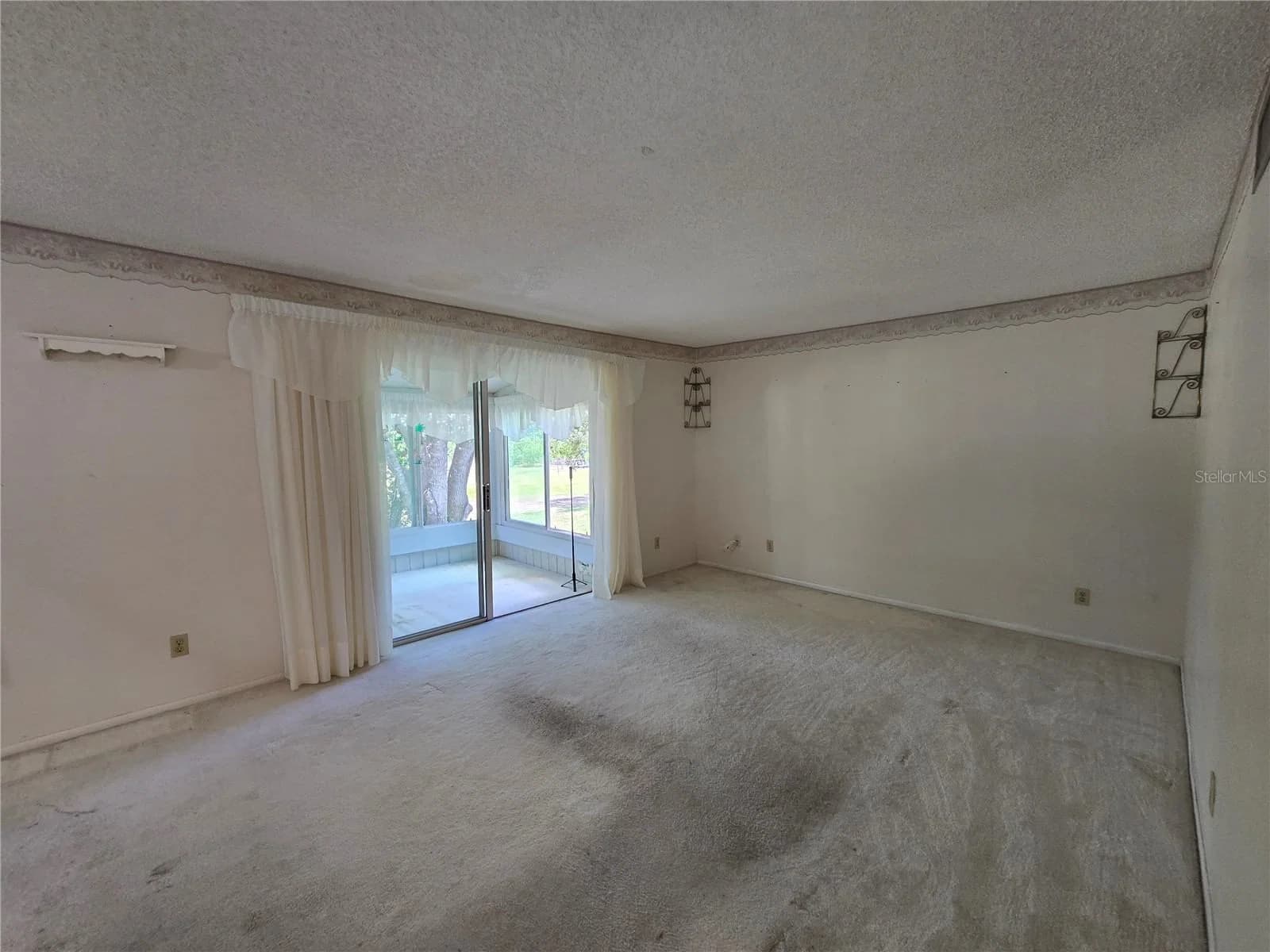Photo 5 of 606 MIDWAY Drive #B