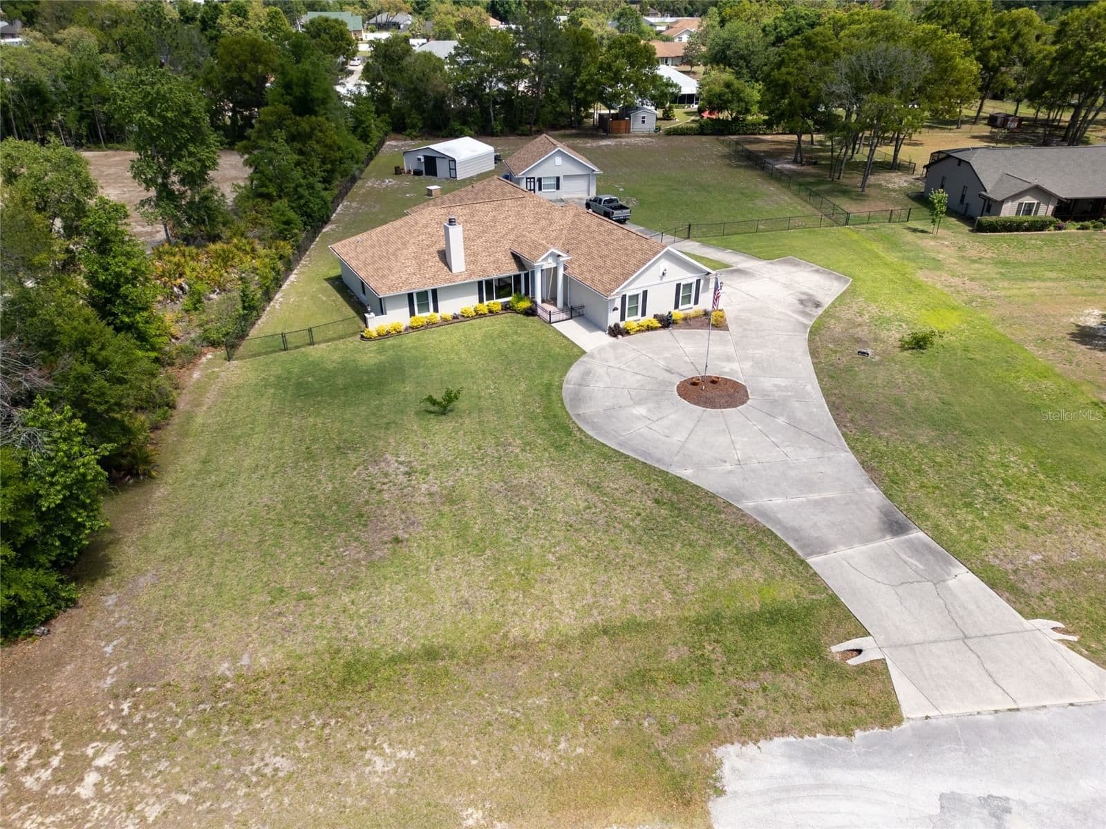 Photo 5 of 10401 56TH Avenue