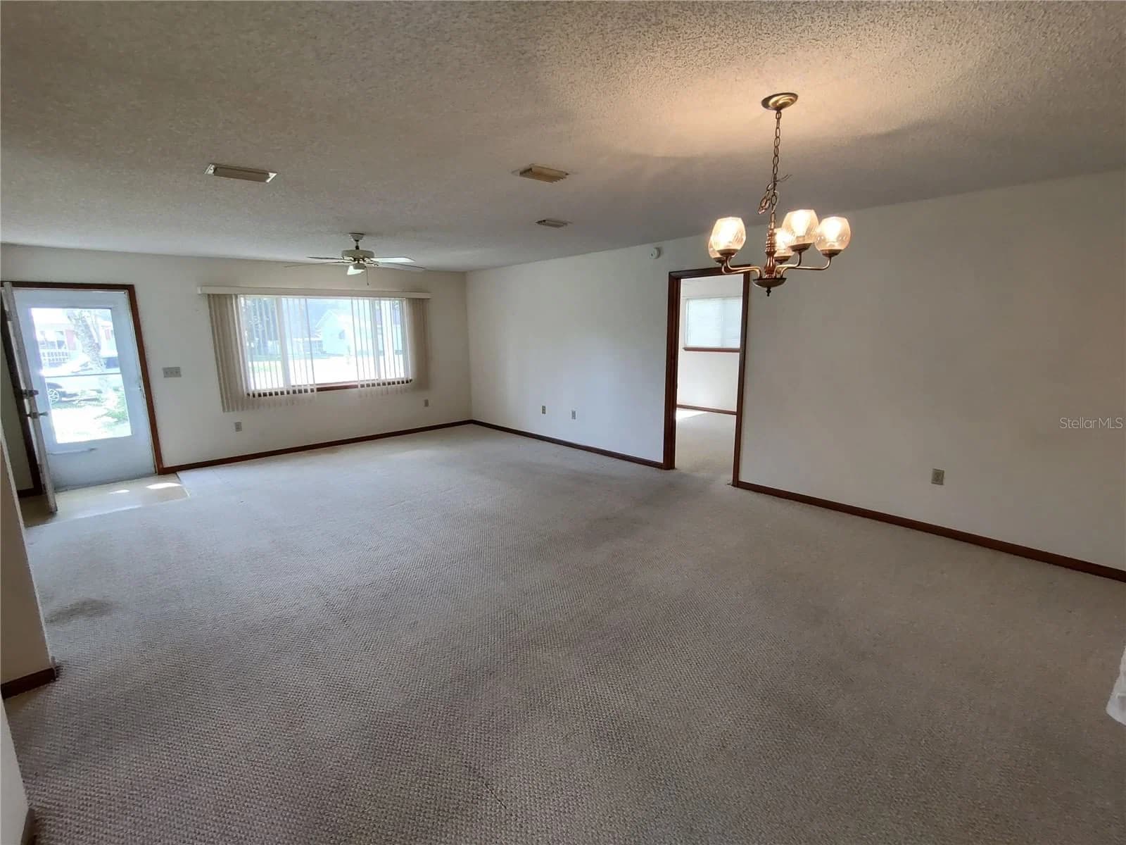 Photo 4 of 10953 78TH Court