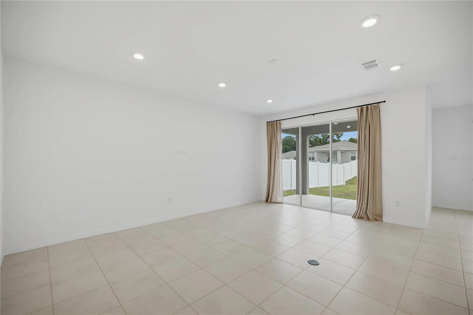 Photo 5 of 7118 57TH Lane