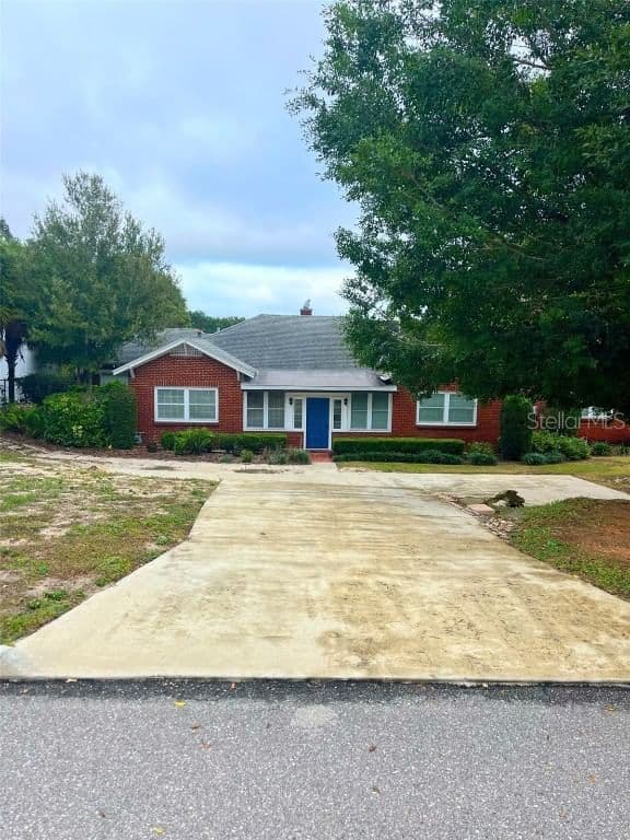 1200 LAKE OTIS