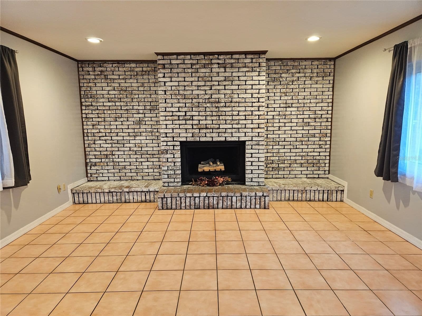 Photo 4 of 1212 BLAKE AVE