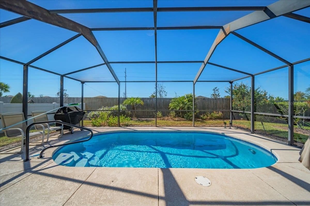 364 LAKE SUZANNE