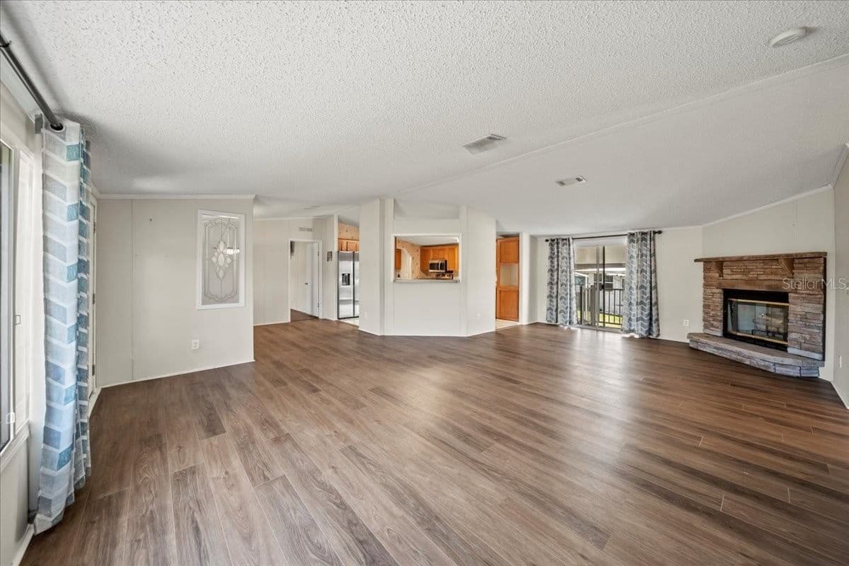 Photo 4 of 101 EDGEWOOD