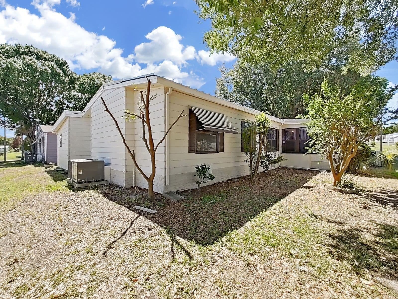 Photo 4 of 1688 FOXWAY DR