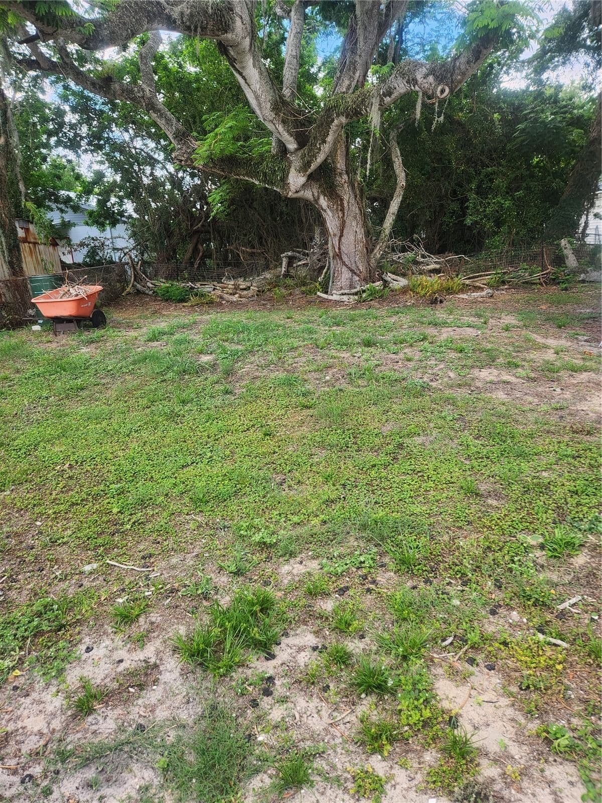 Photo 5 of 2429 LAKEVIEW