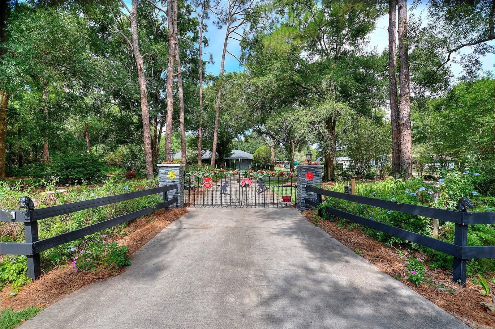 7 LAKE ARROWHEAD